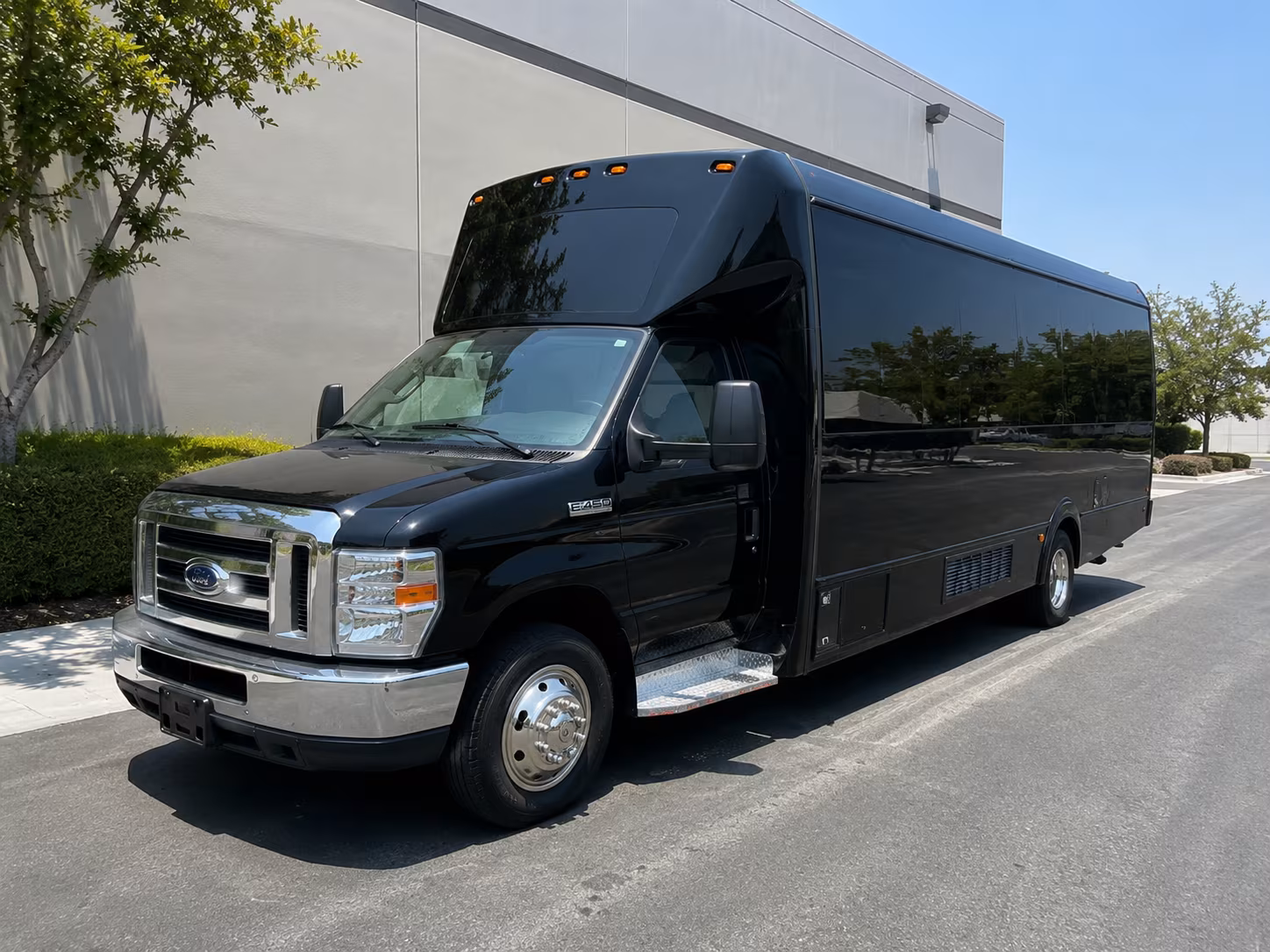 Goodyear Birthday, Sweet 16, & Quinceañera Transportation group transportation