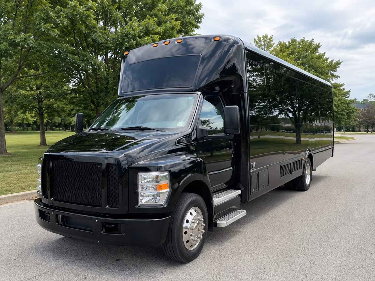 Goodyear Winery Tour & Pub Crawl Transportation party bus exterior