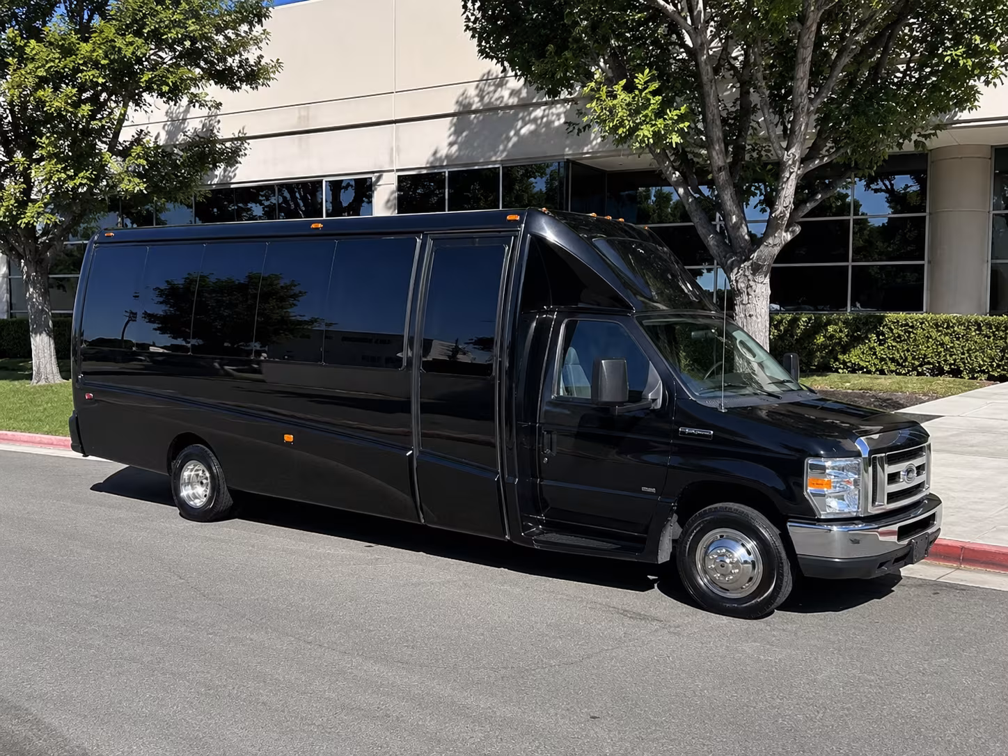 Goodyear Winery Tour & Pub Crawl Transportation pickup coordination